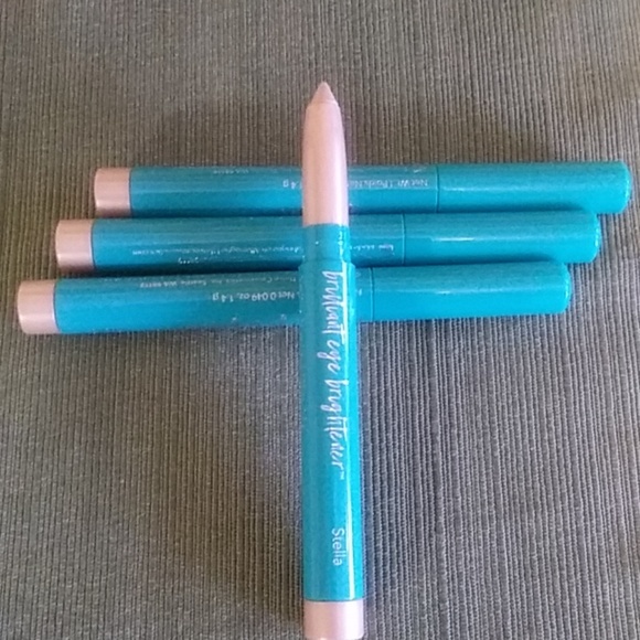 Thrive Causemetics Brilliant Eye Brightener Stella - Picture 3 of 3